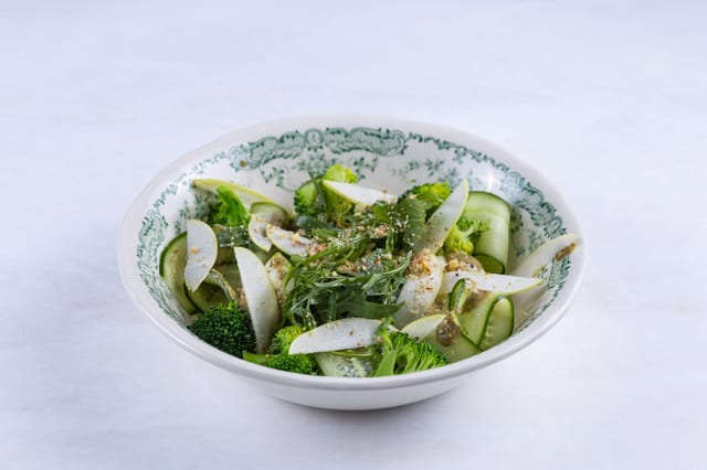 Большой зелёный салат