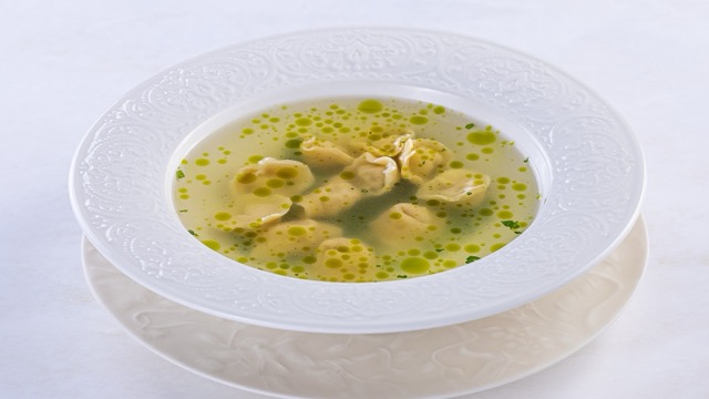 Куриный бульон с тортеллини