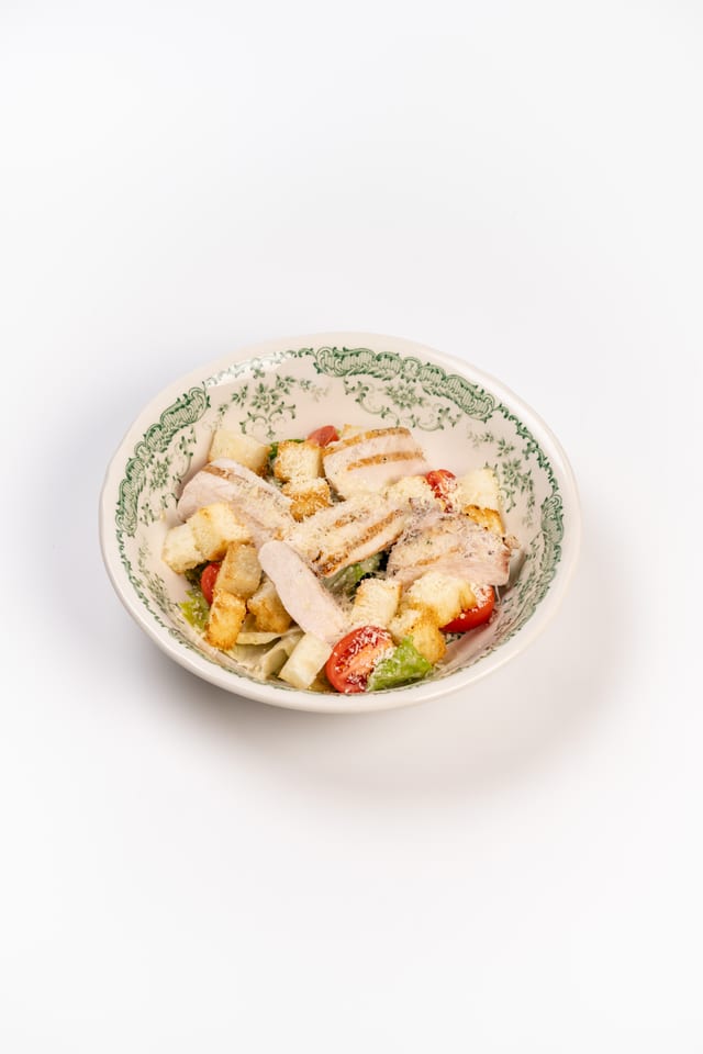Цезарь Зевса с курицей